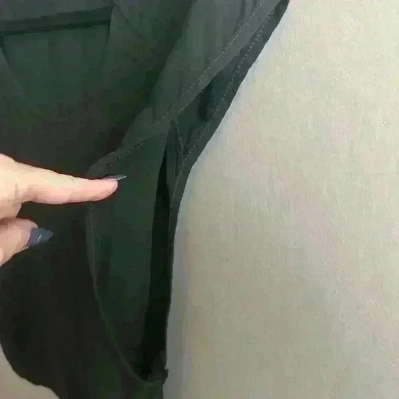 Brandy Melville top too cute 🥰 - Picture 6 of 7